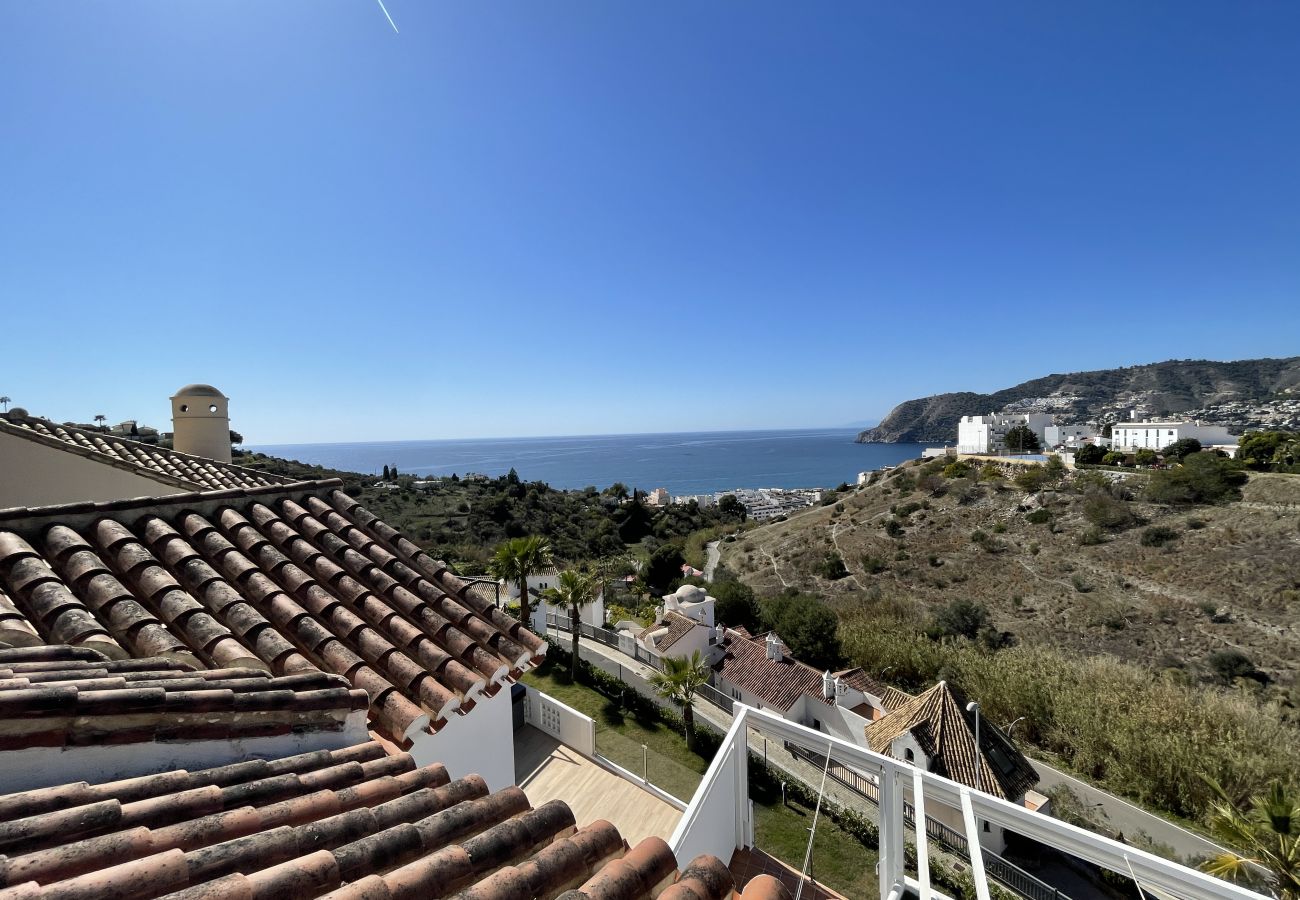 Maison à La Herradura - Stunning 3 bedroom house with communal pool and views