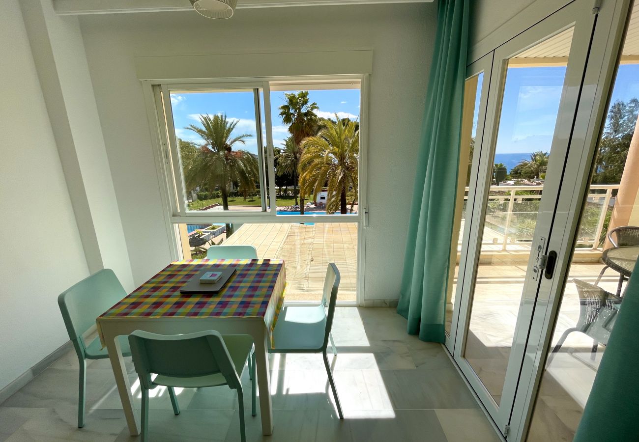Appartement à La Herradura - South facing apartment, 7 mins walk from beach