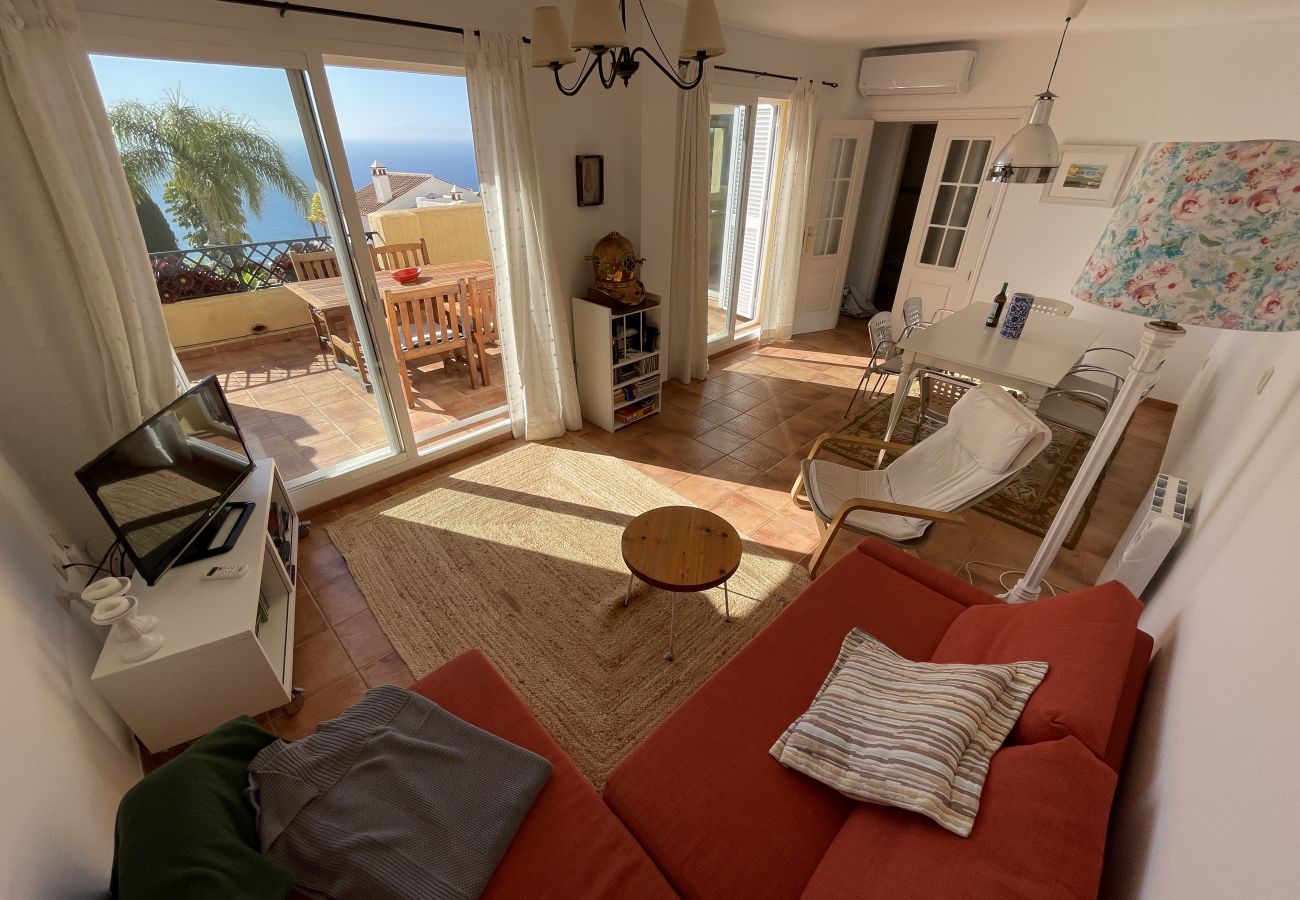 Maison à La Herradura - Preciosa casa de tres dormitorios con piscina comunitaria y vistas